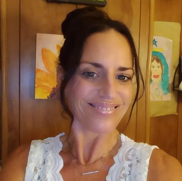 Meet your Posher, Kelly - Picture 2 of 2